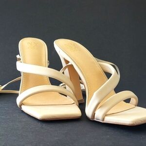Heels Lace-Up Sandals NEW YORK & COMPANY, Nude, Tan 8(B,M) US. NWT